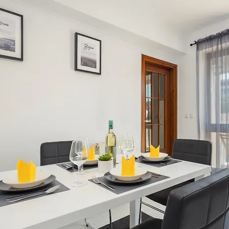 Laveruda Apartment With Balcony And Free Parking Pula Exterior photo