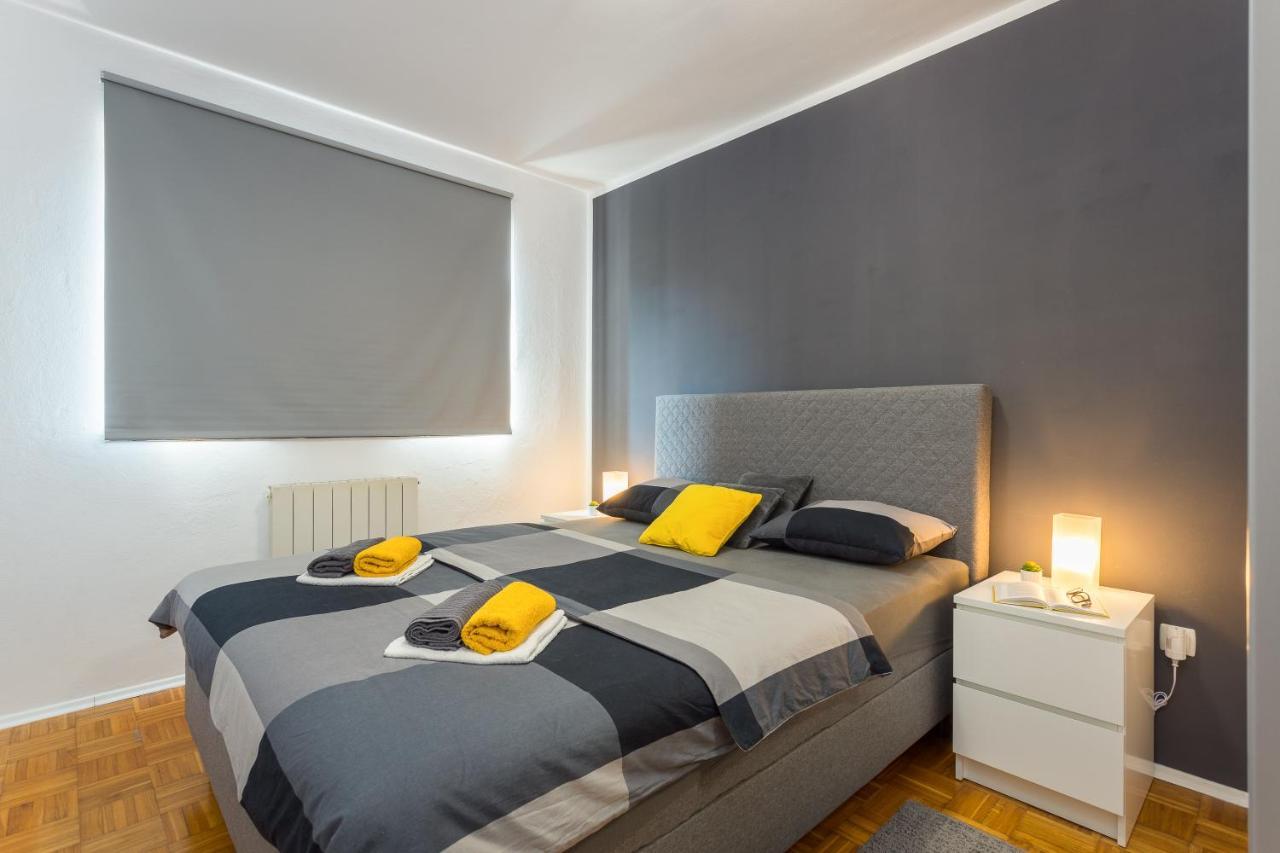 Apartment Laveruda With Balcony And Free Parking