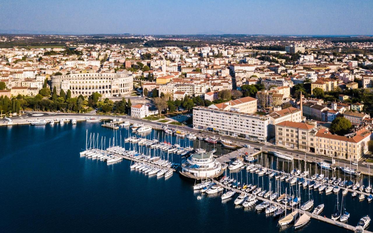 Laveruda With Balcony And Free Parking Apartment *