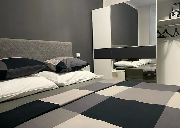 Laveruda Apartment With Balcony And Free Parking
